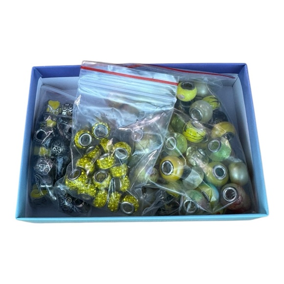 Aipridy Mermaid & Unicorn Themed Bead Box 100 Piece Jewelry Making Set - Picture 5 of 10